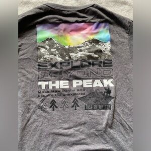 Boys size 8 short sleeve shirt